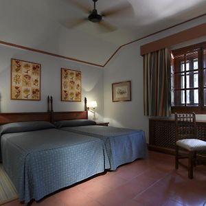 Habitación Estándar con 2 Camas Individuales